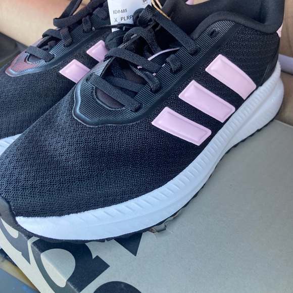 Adidas running shoes - Picture 3 of 4